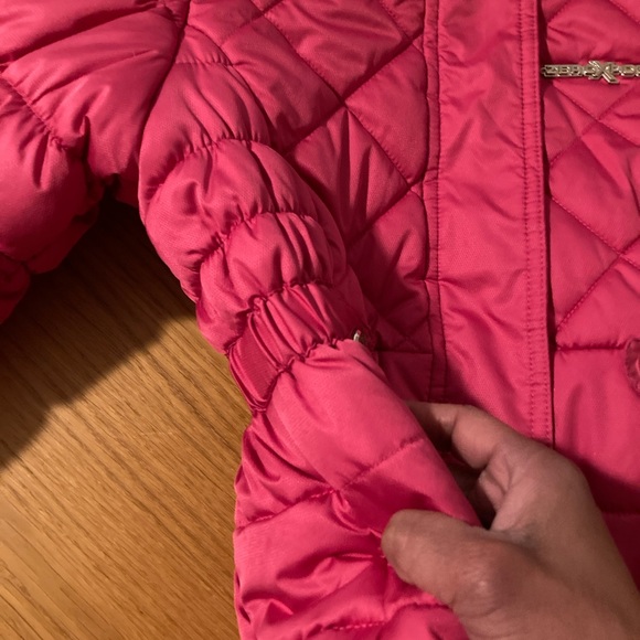 Girls coat pink and hardly used, super comfy. Hoodie. Size 4/5 - Picture 7 of 17